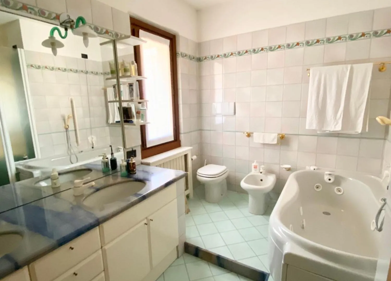 Penelope Al Lago Intero Villino Con Terrazza Vista Lago Iseo Tatil Evi
