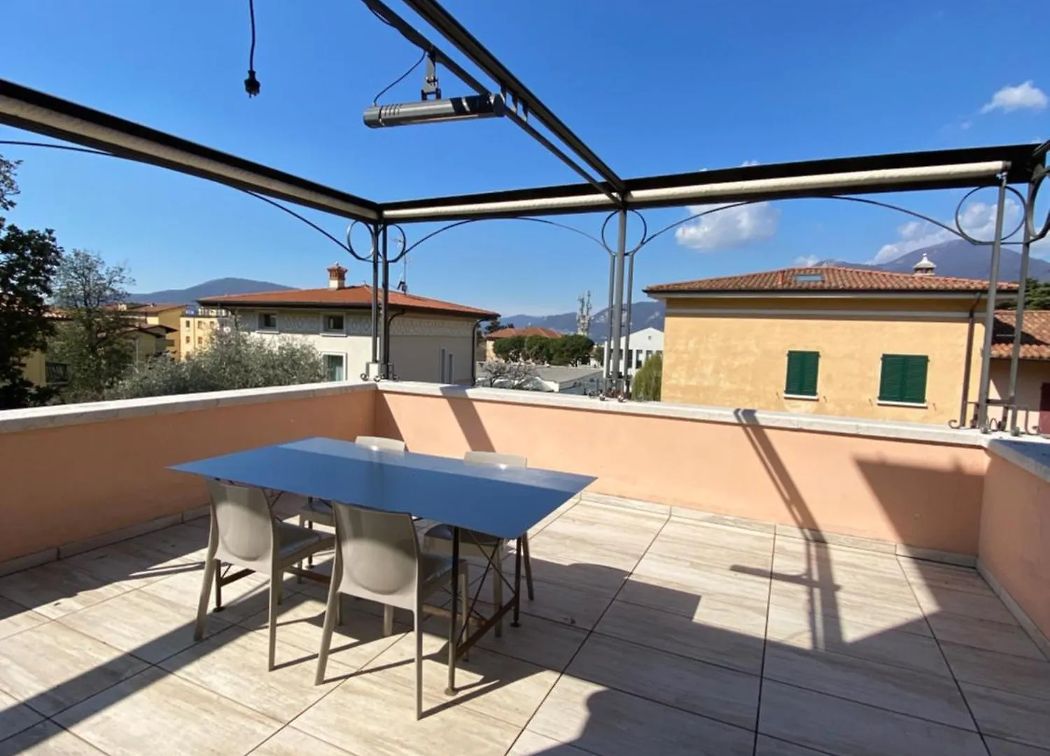 Дом отдыха Penelope Al Lago Intero Villino Con Terrazza Vista Lago Исео
