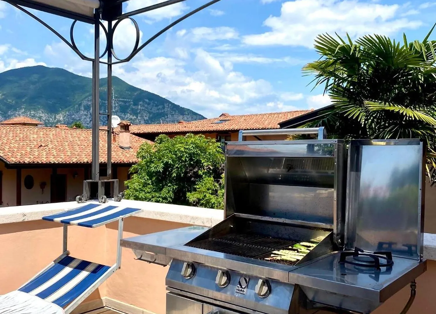 Дом отдыха Penelope Al Lago Intero Villino Con Terrazza Vista Lago Исео
